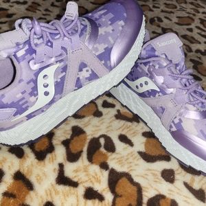 Girls Saucony Voxel 9000 sneakers